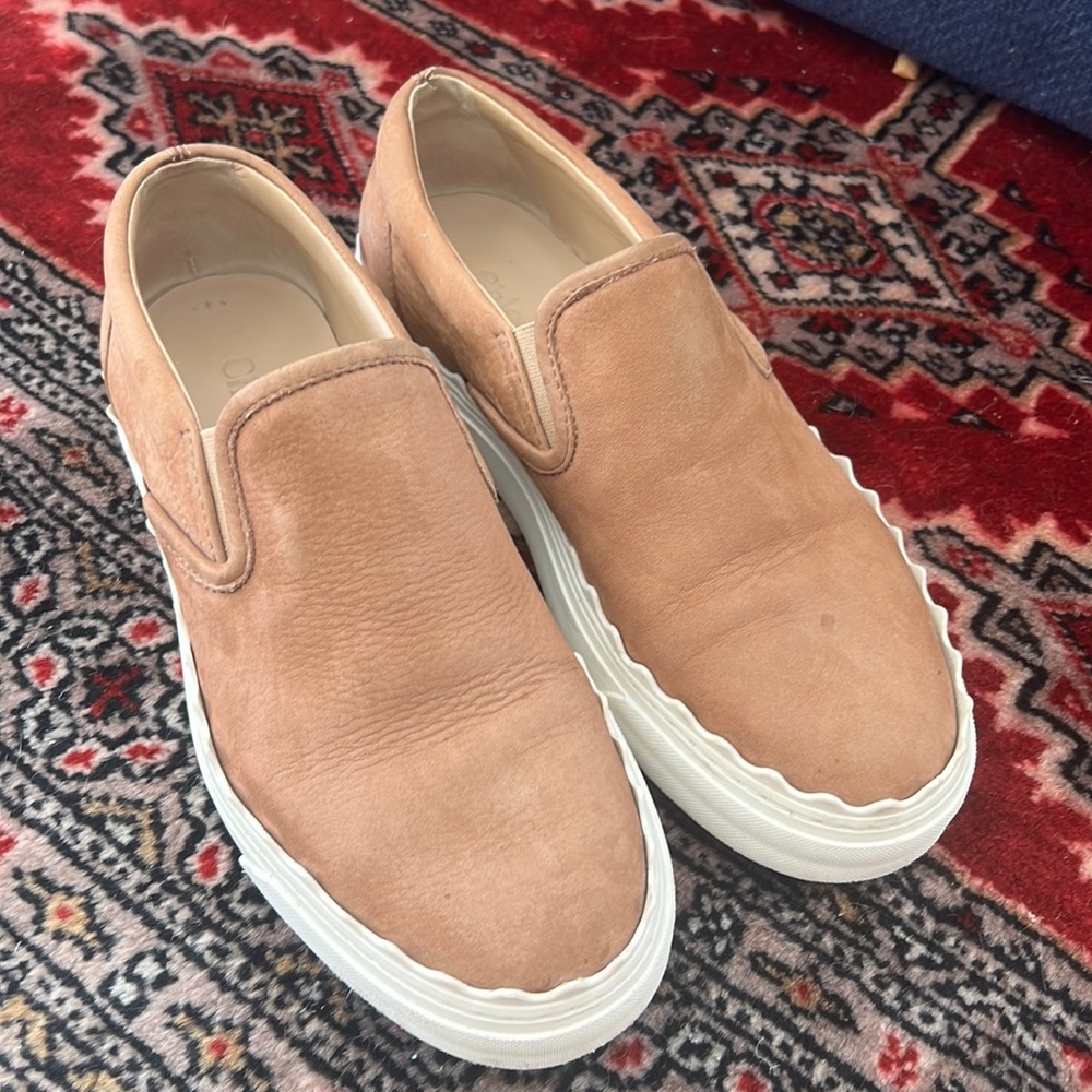 CHLOE:  Lauren Slip-on Sneakers - Scalloped